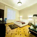 Matei Corvin Deluxe Apartment *