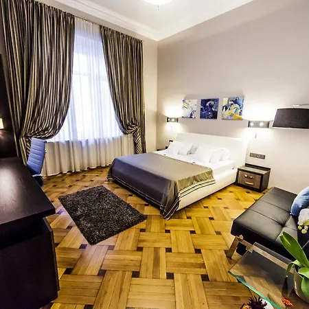 Matei Corvin Deluxe *