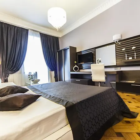 Matei Corvin Deluxe * Κλουζ-Ναπόκα