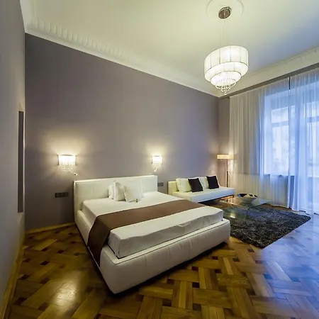 Matei Corvin Deluxe Apartment *