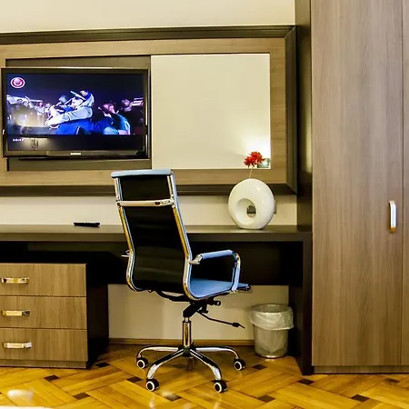 Matei Corvin Deluxe Κλουζ-Ναπόκα