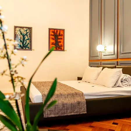 Matei Corvin Deluxe *