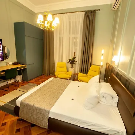 Matei Corvin Deluxe Apartment