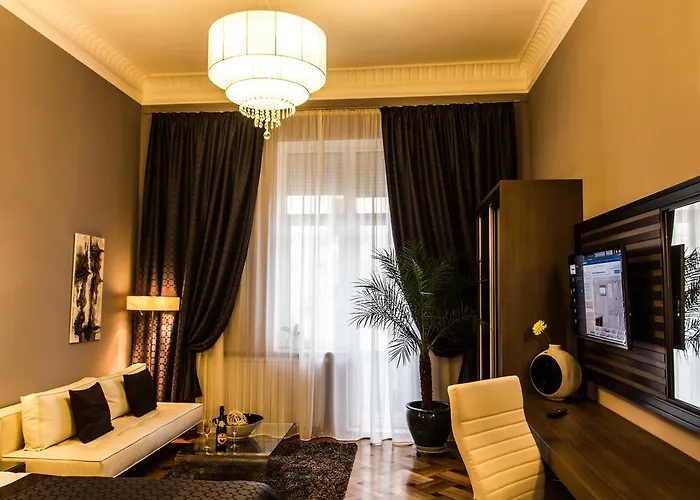 Matei Corvin Deluxe Apartamento *