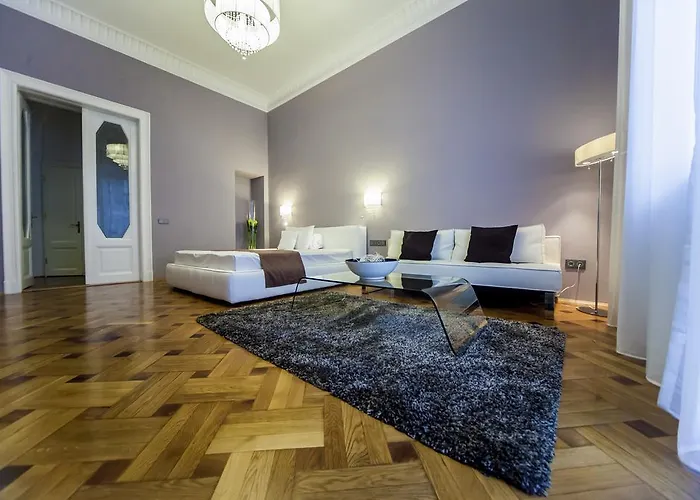 Matei Corvin Deluxe Apartamento *